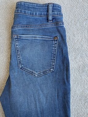 RW&CO. Natalie Medium Blue High-Rise Women’s Jeans